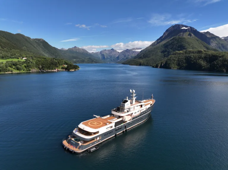 aqua lares arctic 64 (1)