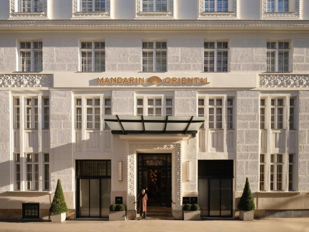 mandarin oriental vienna exterior facade of a building in the Viennese style