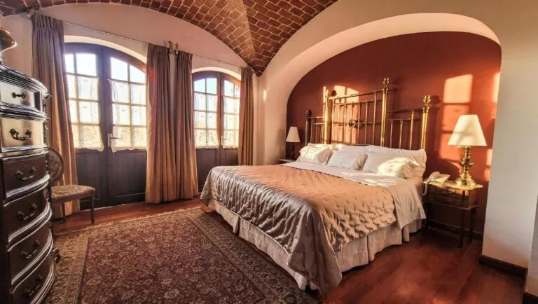 parador santa maria la real sypialnia