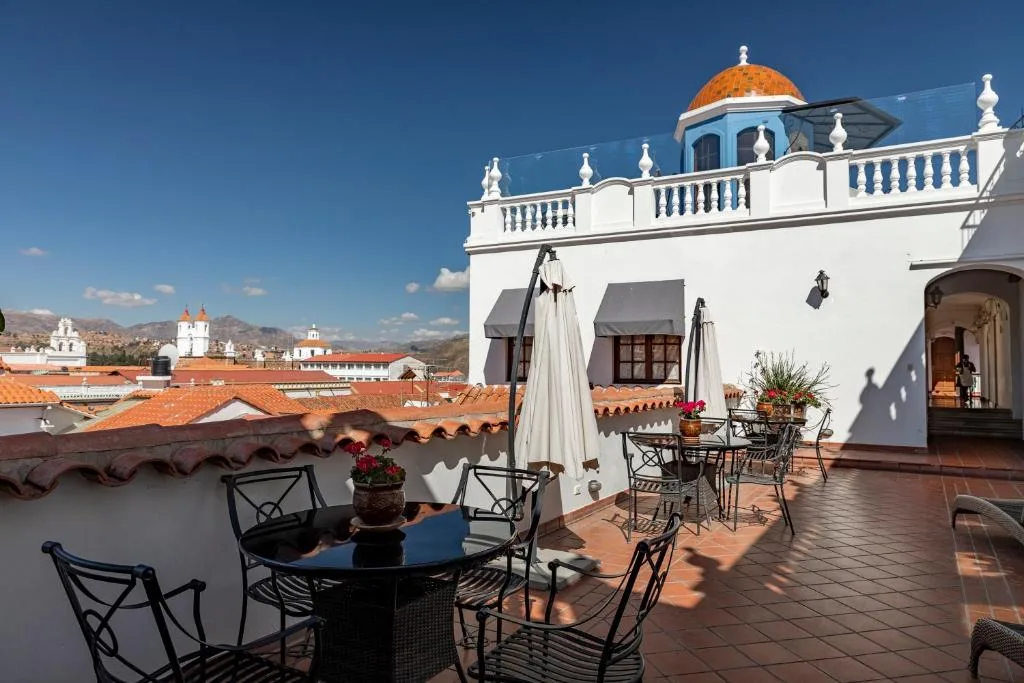 parador santa maria la real restauracja na zewnątrz taras na górze