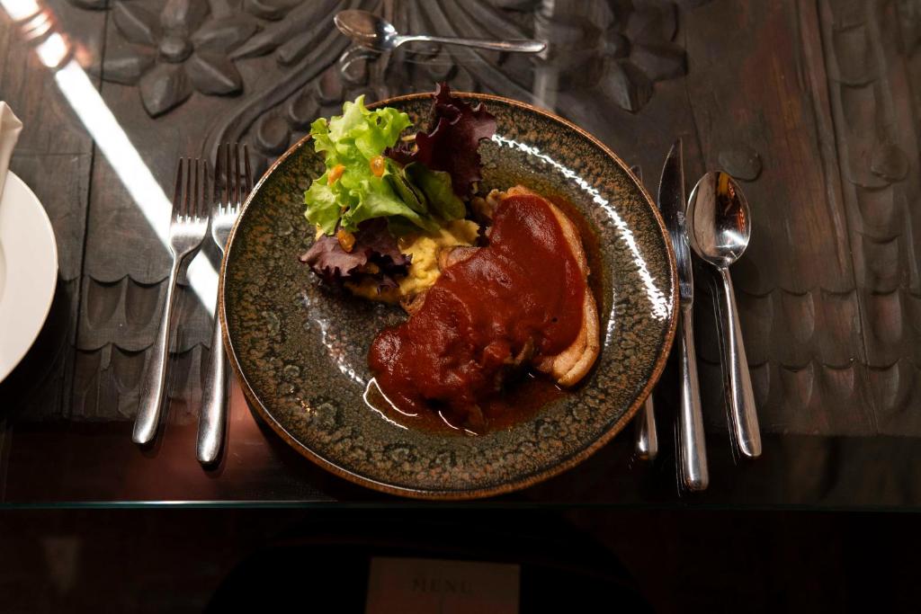 parador santa maria la real przykładowe danie