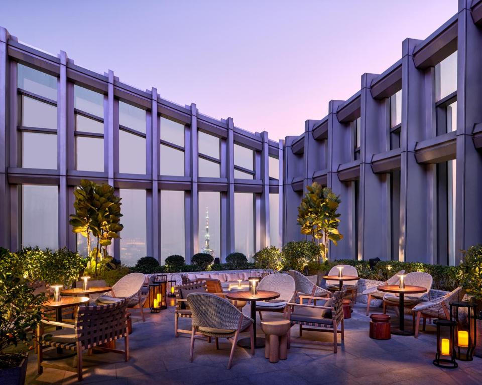 rosewood guangzhou restauracja na dachu