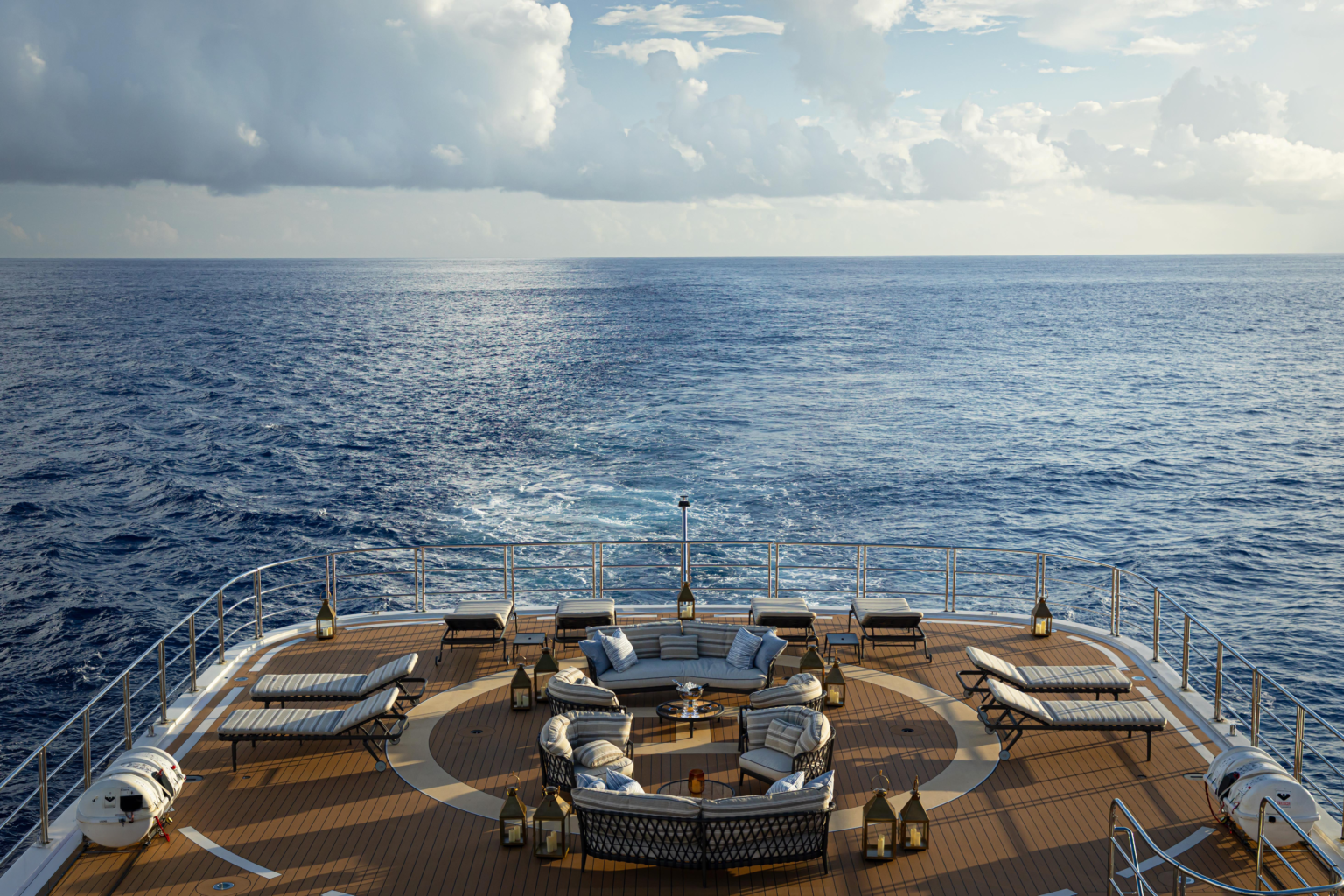 aqua lares heli deck 001