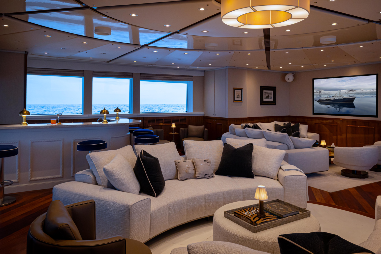 aqua lares indoor lounge 012