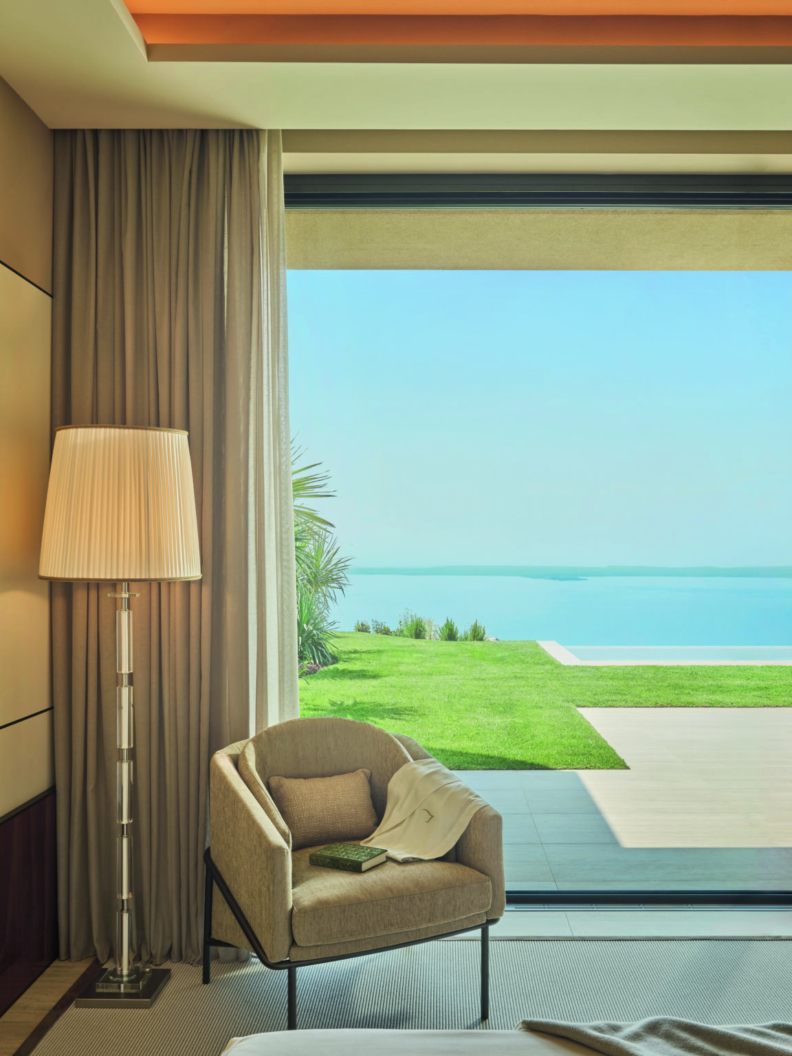 08 bedroom view