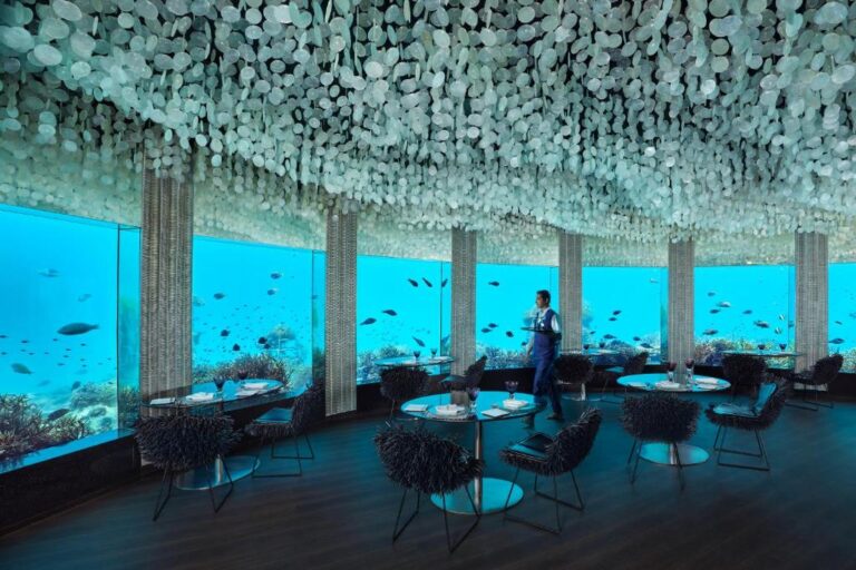podwodna restauracja niyama private islands na malediwach