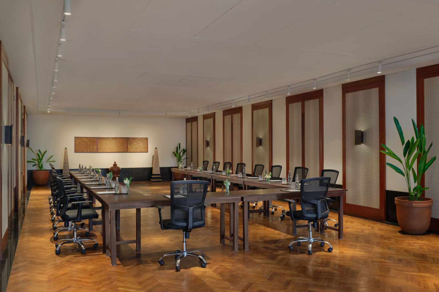 the sira meeting room u shape