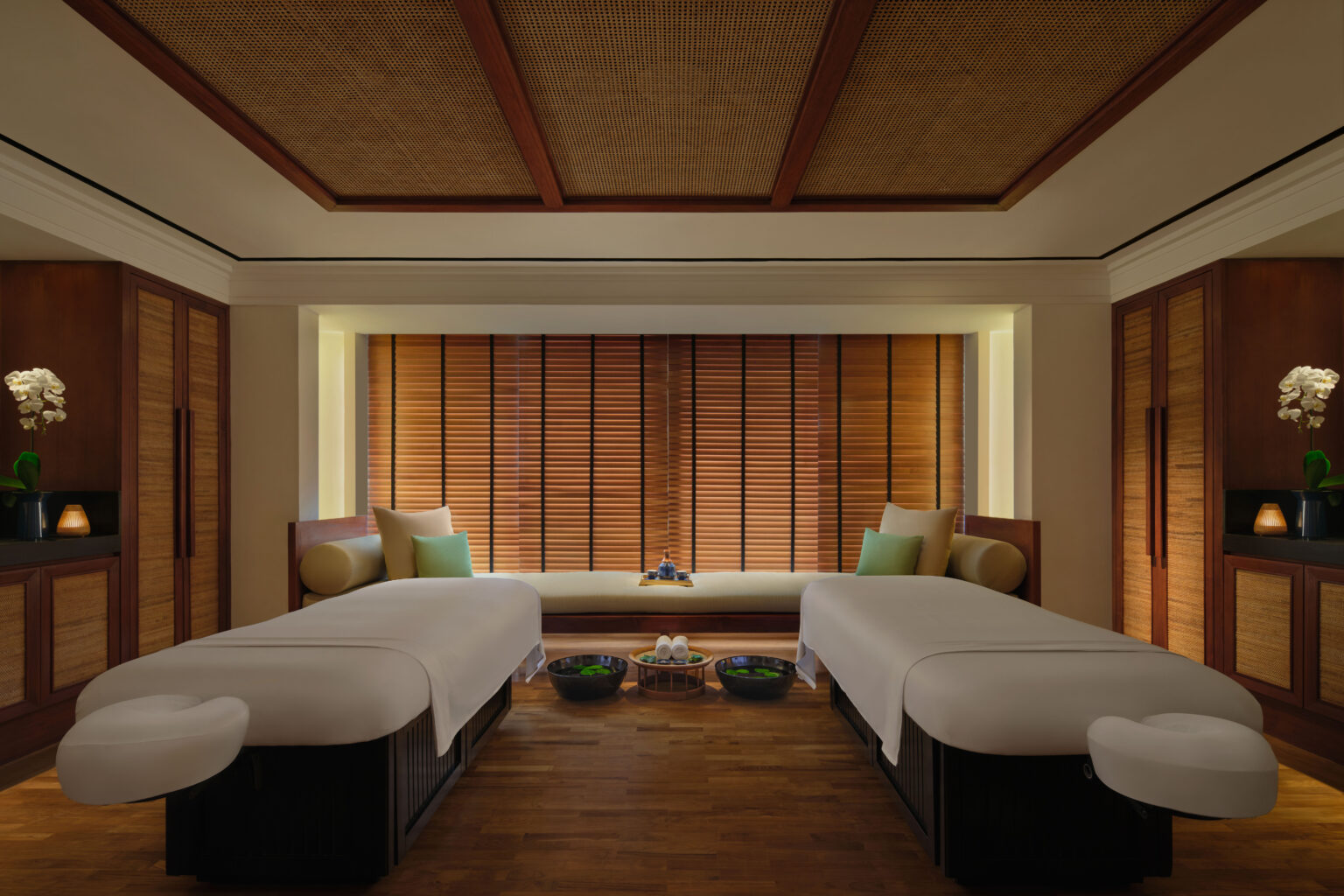 the sira the spa couple suite