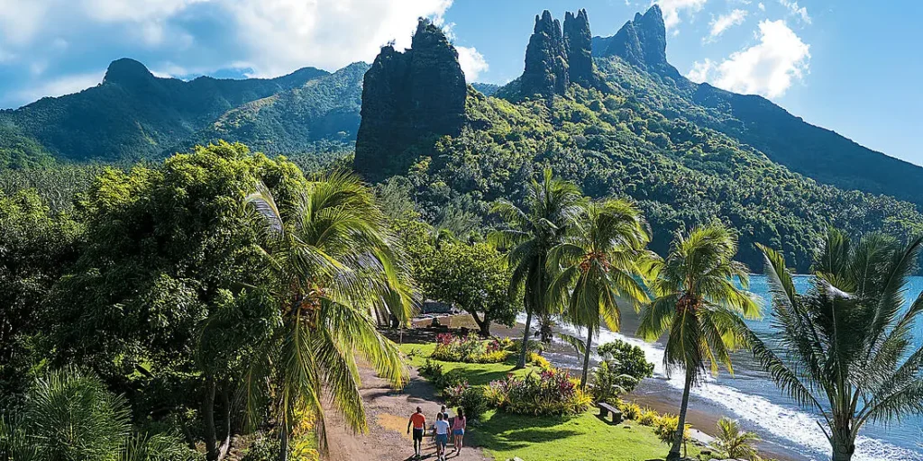 Marquesas, Tuamotus & Society Islands