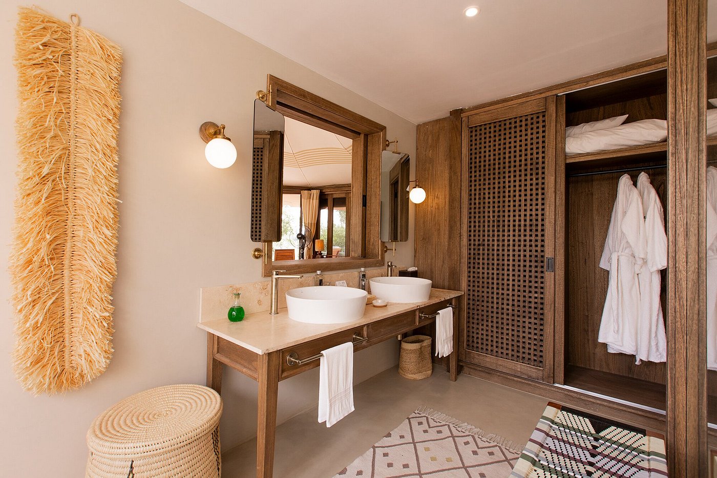 nina tent bathroom