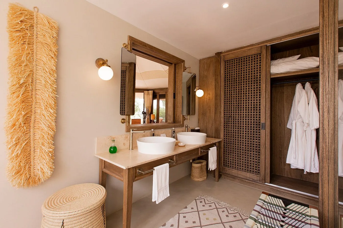 Nina tent bathroom