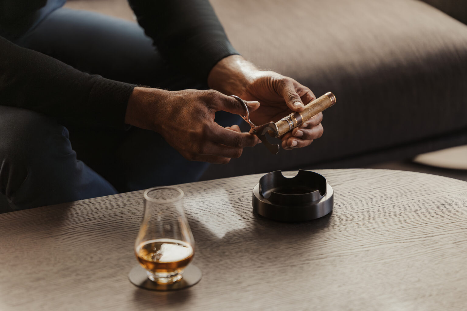 aman rosa alpina, italy f&b, cigar lounge, 195