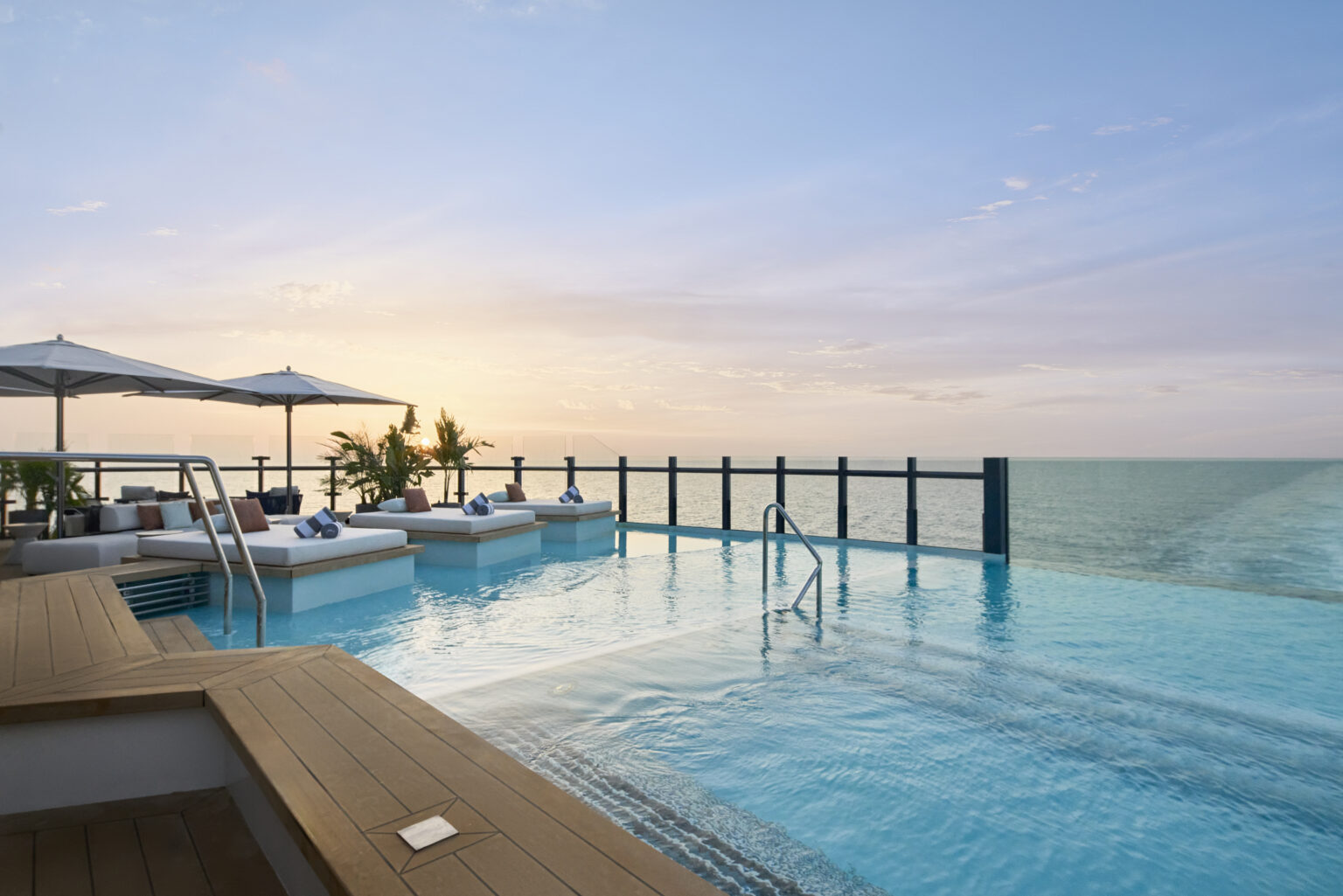 lu 2025 edgardo contreras beach house pool 002