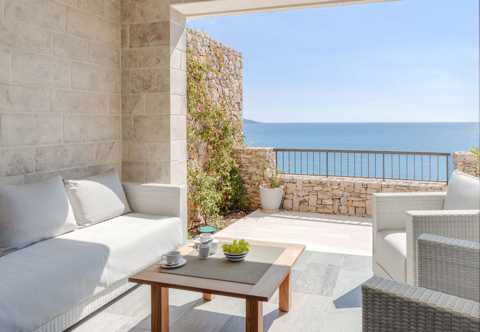 marina village one bedroom apartment (1)