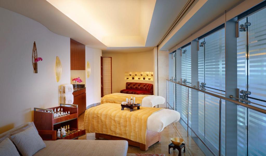 the peninsula tokyo 10