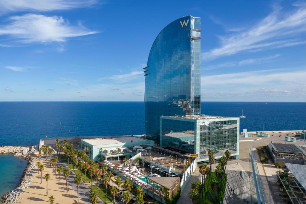 w barcelona - widok na budynek z lotu ptaka