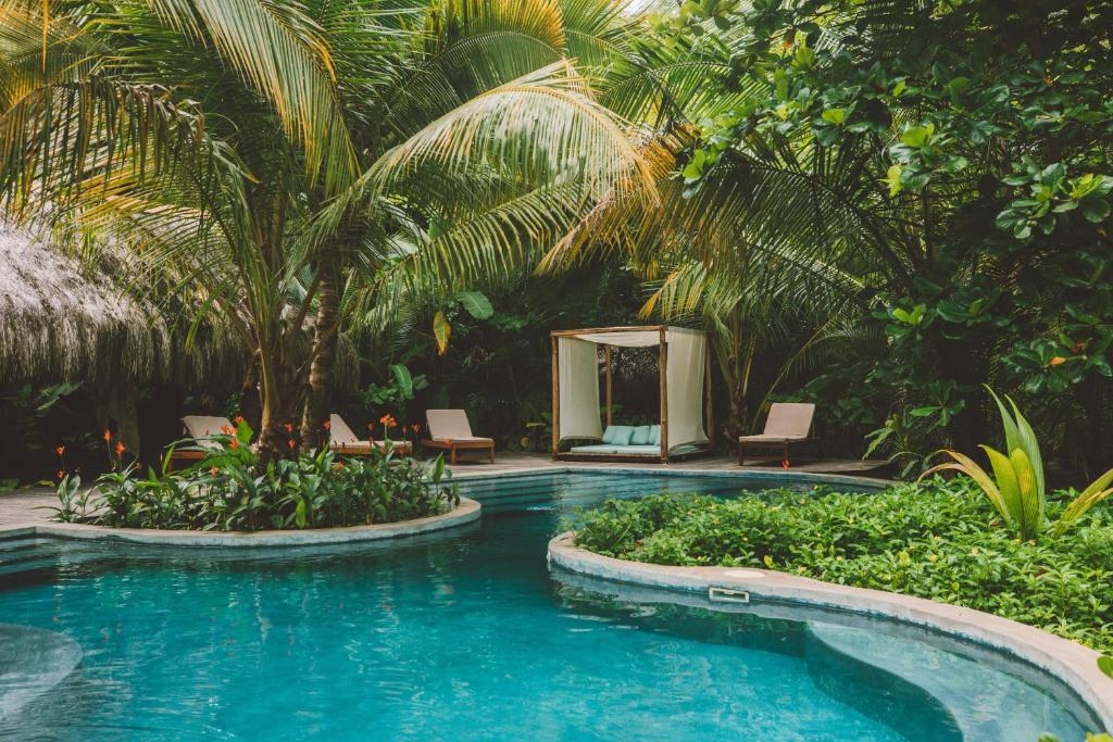 resort at isla palenque 4
