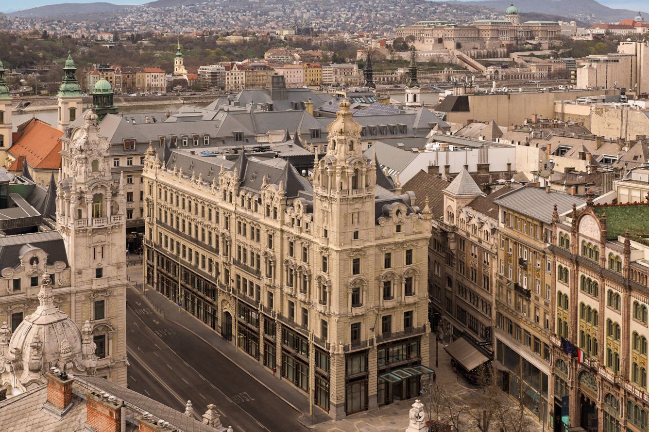 xr budxr klotild palace exterior 22746 classic hor