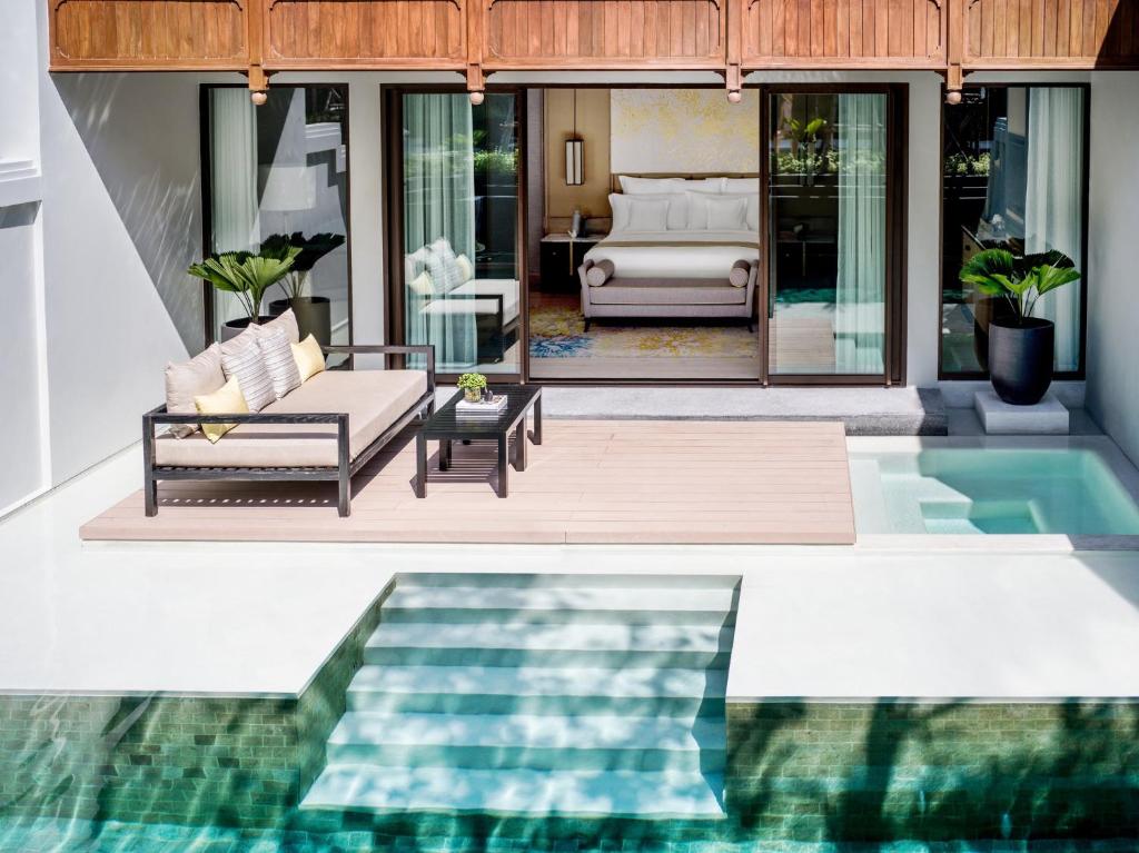 intercontinental phuket zejście w willi do basenu