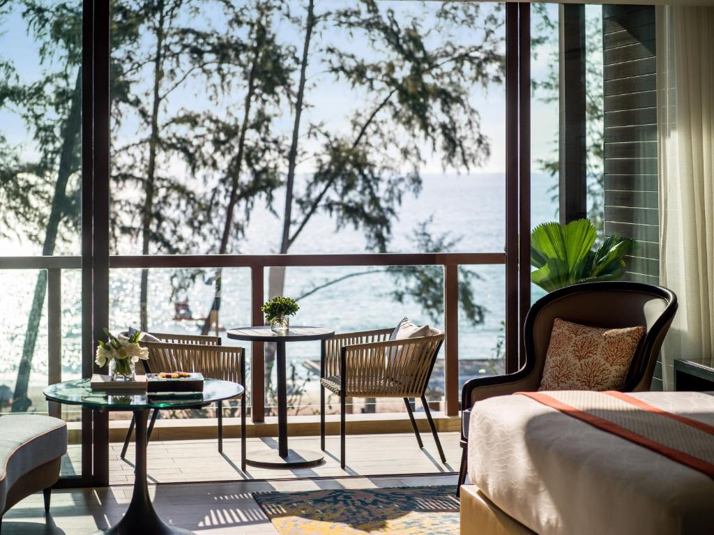intercontinental phuket balkon w apartamencie z widokiem na wodę