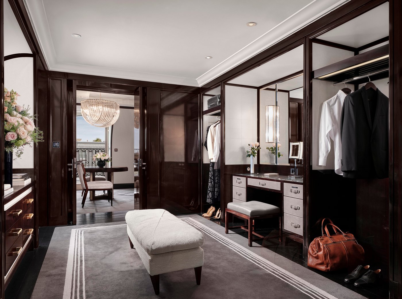 eiffel tower suite dressing