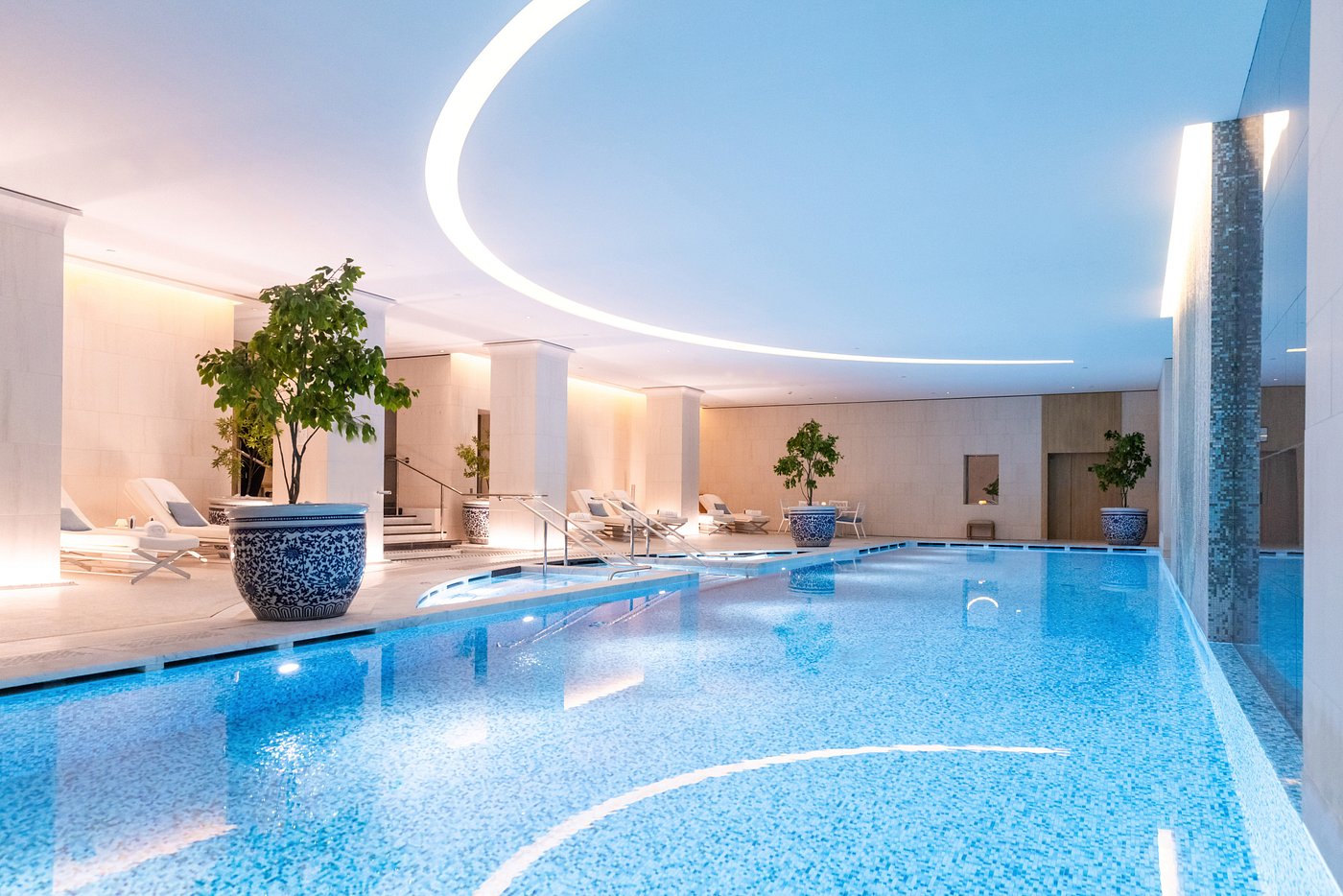 the peninsula spa swimming