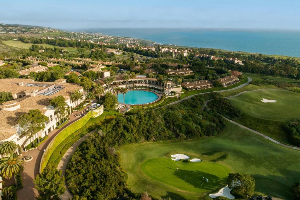 the resort at pelican hill 10