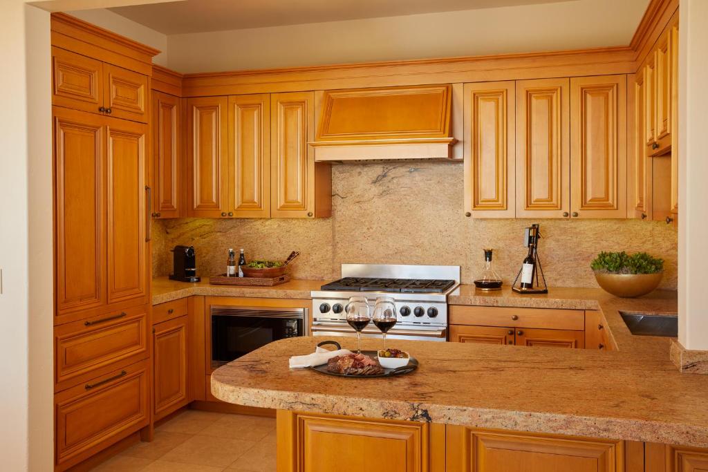 the resort at pelican hill kuchnia w apartamencie