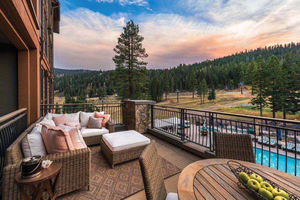 the ritz carlton lake tahoe 11