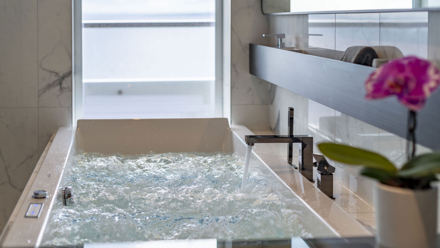scenic eclipse spa suite bathroom