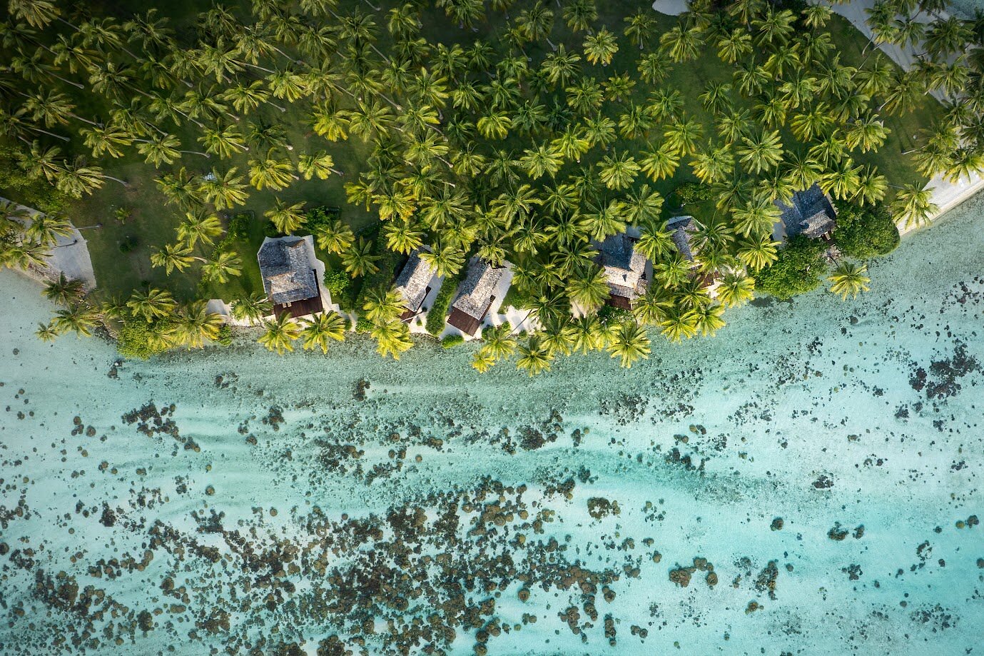 vahine island hotel side (1)